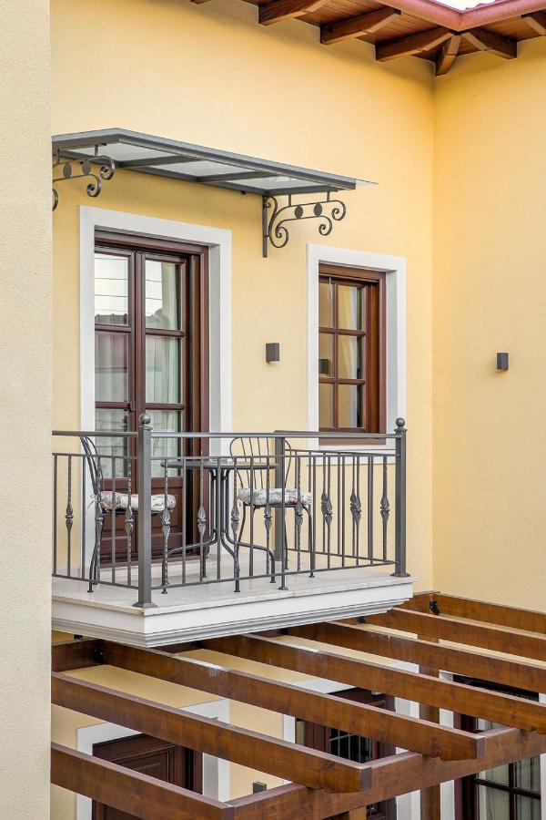 Petrou Suites Ioannina Exterior photo