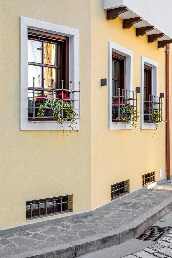 Petrou Suites Ioannina Exterior photo